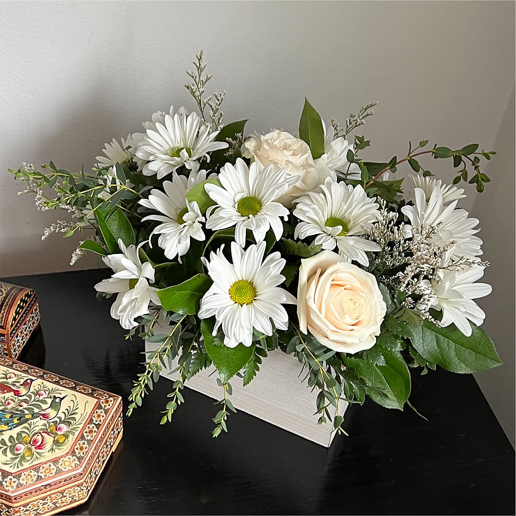 Fresh Linen Box Bouquet –  Our Flower Shop, Gibsonton FL