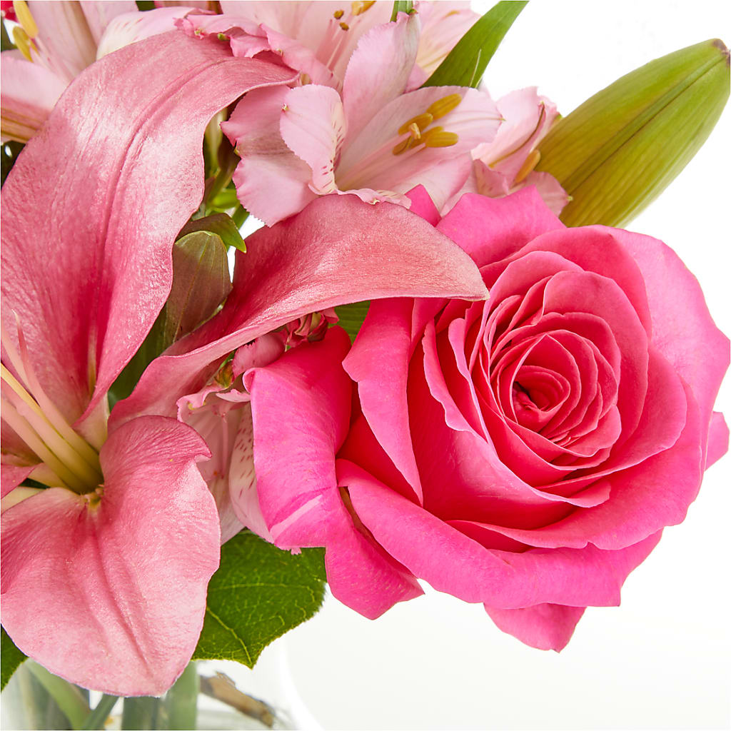 Lots of Love Bouquet –  Our Flower Shop, Gibsonton FL
